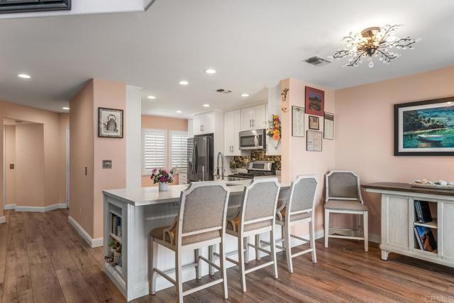 4610 Los Alamos Way, Oceanside CA: https://media.crmls.org/mediaz/17fc0798-6cc1-4db8-bd63-3b540baa909c.jpg