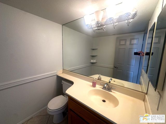 68200 Durango Road, Cathedral City CA: https://media.crmls.org/mediaz/17fc2037-2fe4-45a4-baf2-10fd212e4e75.jpg