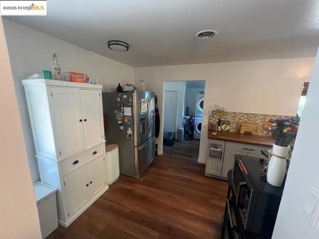 35 Baylor Ln, Pleasant Hill CA: https://media.crmls.org/mediaz/17fc7205-9306-4238-b5ea-54e60d5a942a.jpg