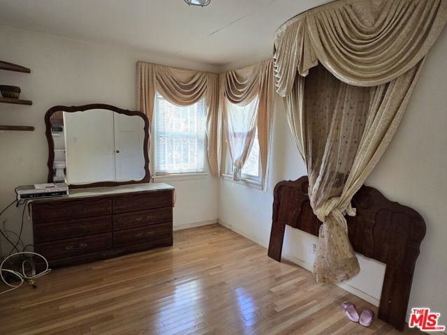 12846 Short Avenue, Los Angeles CA: https://media.crmls.org/mediaz/17fc87c5-9138-45d1-bf0f-3d54c296b3f1.jpg