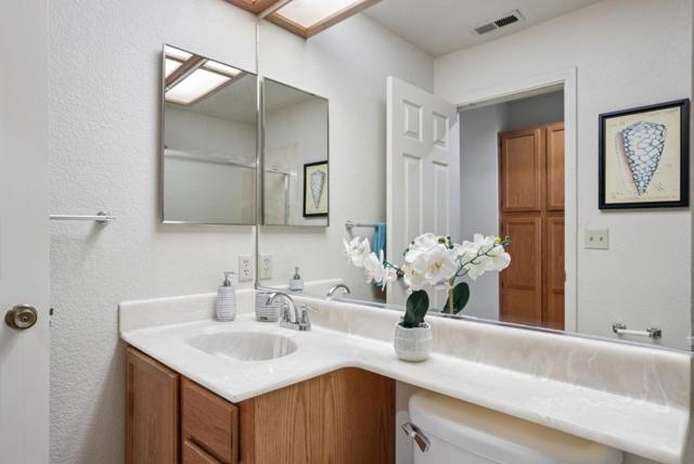 1612 Parkview Green Circle, San Jose CA: https://media.crmls.org/mediaz/17fcbab2-db74-4cb0-8d52-22f43bda93cc.jpg