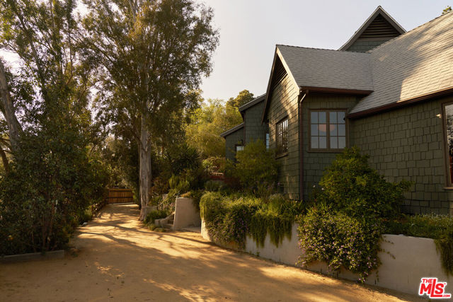 Image 30 of 35 For 1960 Escarpa Drive