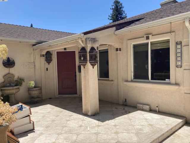 22007 Orange Ave, Castro Valley CA: https://media.crmls.org/mediaz/17fd8555-30cb-4a6c-9eb5-9eb574c39324.jpg