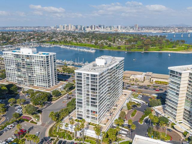 1810 Avenida Del Mundo, Coronado CA: https://media.crmls.org/mediaz/17fdeb1a-5e9a-4d6a-a764-5e39f48f2f0a.jpg