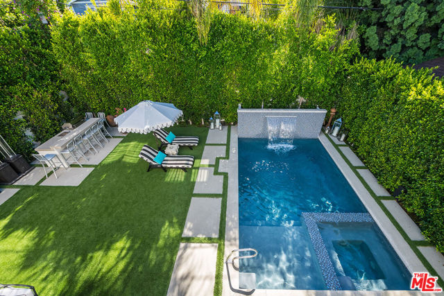 4365 Kraft Avenue, Studio City CA: https://media.crmls.org/mediaz/17fe54c0-4f1f-44f3-a59a-6518cb157dae.jpg