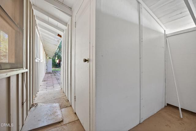 1211 Cruzero Street, Ojai CA: https://media.crmls.org/mediaz/17fe89be-613c-4d32-938a-6d349faa5982.jpg