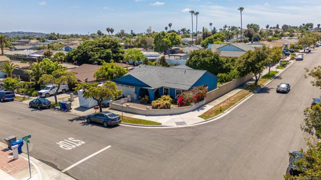 2701 Harriet St, Oceanside CA: https://media.crmls.org/mediaz/17fed6c5-beb6-4213-93b8-3eceb85e5307.jpg