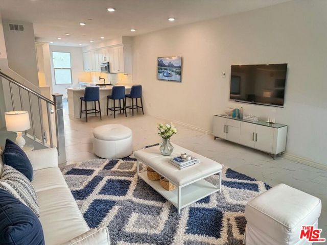 65 Plateau, Irvine CA: https://media.crmls.org/mediaz/17ff1031-8124-4a7e-90a1-5f4bc0adf020.jpg