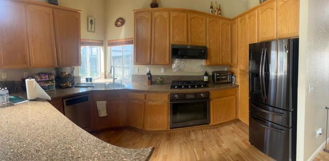 2260 Ventana Court, Hollister CA: https://media.crmls.org/mediaz/17ff2fff-b99f-45a9-94f8-5bb1c301656f.jpg