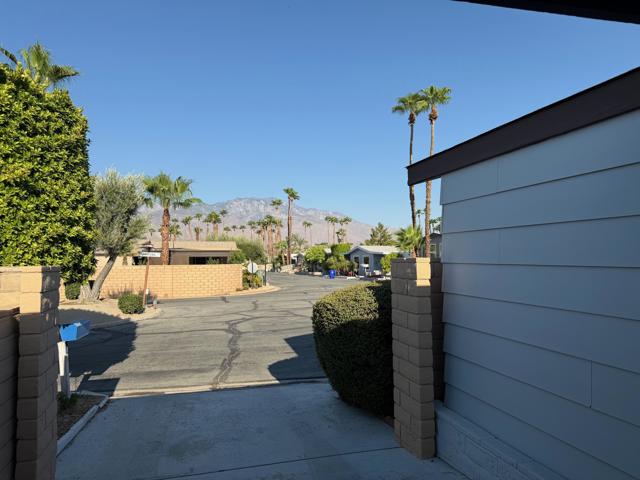 14 International Boulevard, Rancho Mirage CA: https://media.crmls.org/mediaz/17ff735a-7cd5-4054-bd8a-0907eb7b30f8.jpg