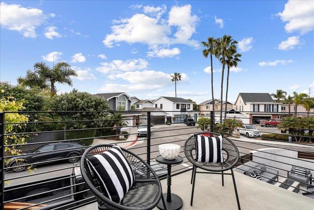 491 Prospect Street, Newport Beach CA: https://media.crmls.org/mediaz/17ff9133-d342-4443-85e1-957ed6abcaed.jpg