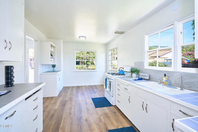 Detail Gallery Image 21 of 34 For 567 Mesa Dr, Camarillo,  CA 93010 - 3 Beds | 2 Baths