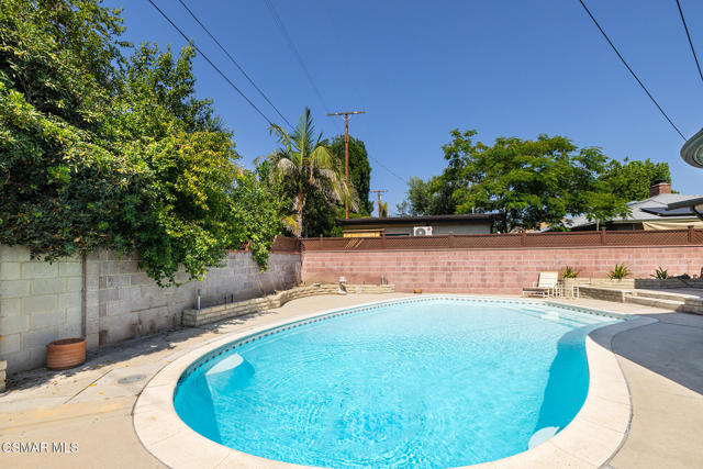 16431 Gilmore Street, Van Nuys CA: https://media.crmls.org/mediaz/1800bf3d-7cec-45b6-9617-05edc4787d62.jpg