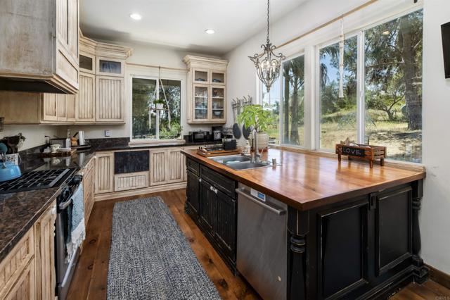 Detail Gallery Image 5 of 25 For 3605 Olive Hill Rd, Fallbrook,  CA 92028 - 3 Beds | 2 Baths