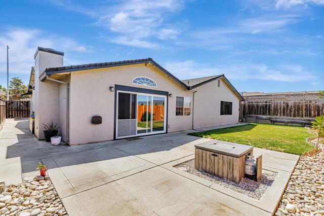 1650 Bella Vista Drive, Hollister CA: https://media.crmls.org/mediaz/18010d75-b9c0-4e69-be5a-e804a8325c11.jpg