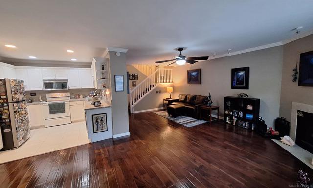 699 Ascot Dr, Vista CA: https://media.crmls.org/mediaz/18019863-5a21-421c-ae71-36dd66250397.jpg