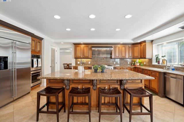 367 Mt Washington Way, Clayton CA: https://media.crmls.org/mediaz/1801e324-09ba-4a9d-a0db-79f4785c125d.jpg