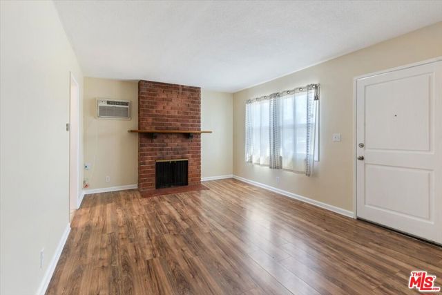 774 N Russell Drive, Orange CA: https://media.crmls.org/mediaz/18023ddd-5120-424b-9024-8c7cd0995bd2.jpg