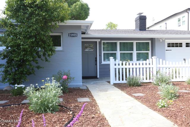 21935 Ybarra Road, Woodland Hills CA: https://media.crmls.org/mediaz/1802494e-3e9a-46ae-a6dd-543d5456353a.jpg