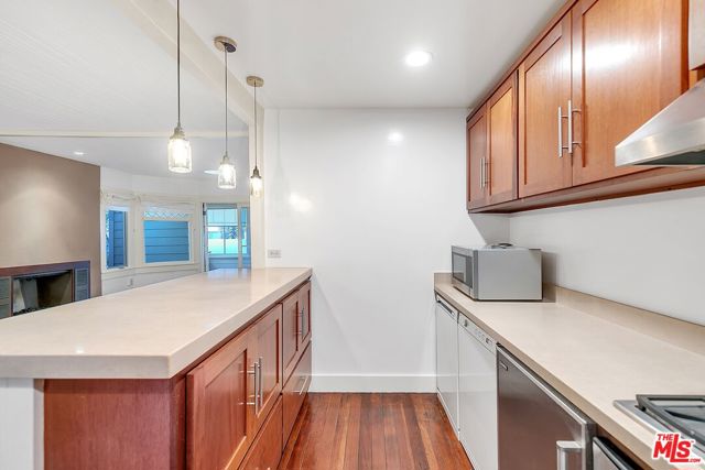2636 5th Street, Santa Monica CA: https://media.crmls.org/mediaz/1802cf57-8f44-4528-aeb4-63fe38dd29d5.jpg