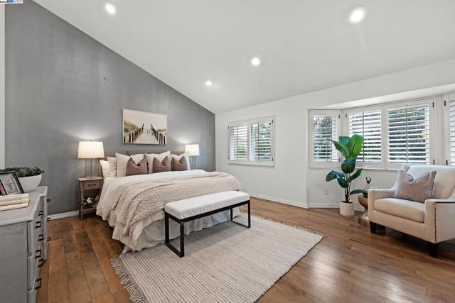 Image 23 of 59 For 7828 Foothill Knolls Dr