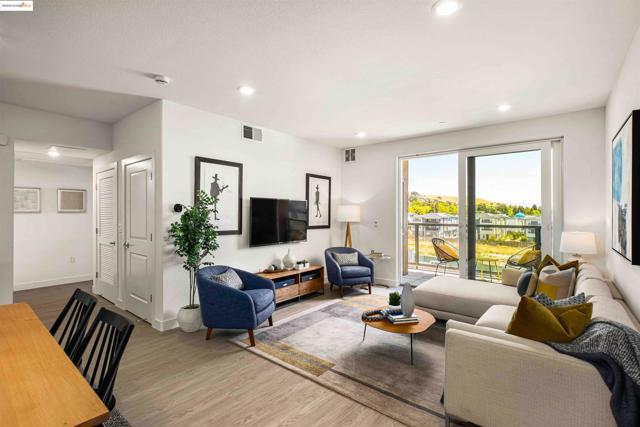 500 Somi Ct, Hayward CA: https://media.crmls.org/mediaz/1803ab05-8584-4f03-9481-a508a8fad3fa.jpg