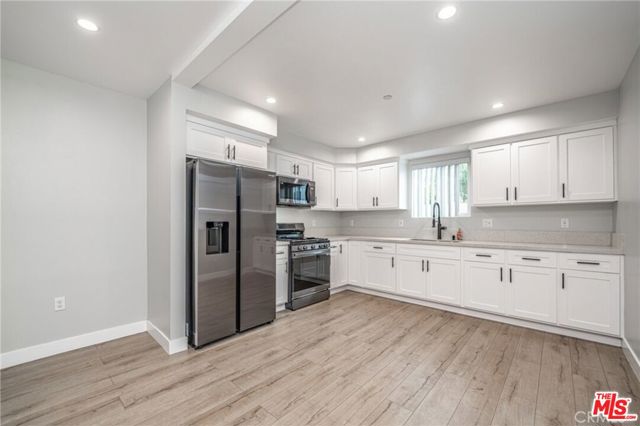 433 W Gage Avenue, Los Angeles CA: https://media.crmls.org/mediaz/1803d616-2d8a-4ef9-b7de-08bd23054ce3.jpg
