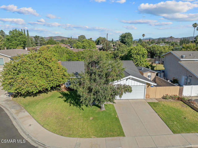 1368 Sheffield Place, Thousand Oaks CA: https://media.crmls.org/mediaz/1803d754-c9c3-43c2-aca0-fb616af9e500.jpg