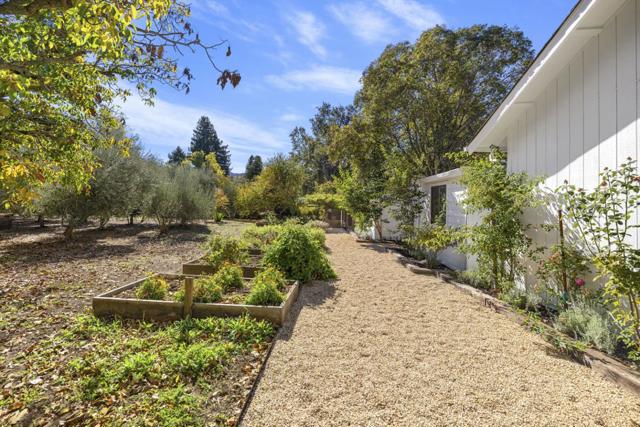 2551 Grant Street, Calistoga CA: https://media.crmls.org/mediaz/18045ef1-f46a-401d-b287-40c318eb0512.jpg
