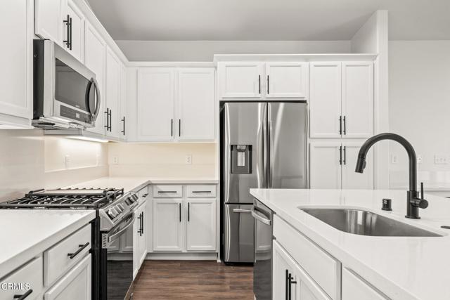 305 North F St, Oxnard CA: https://media.crmls.org/mediaz/180480c9-a786-4518-84cd-1ecae5c87909.jpg