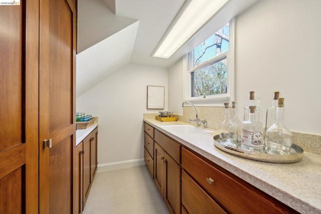 Image 13 of 52 For 15 Blair Ave