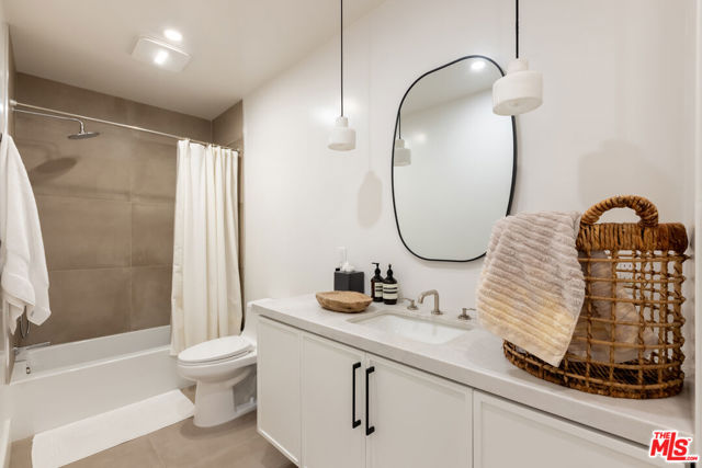 1351 N Crescent Heights Boulevard, West Hollywood CA: https://media.crmls.org/mediaz/1804fcb3-e943-4092-9216-d1f284cebbcc.jpg