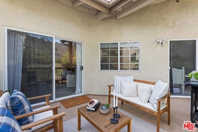 5837 Oak Bend Lane, Oak Park CA: https://media.crmls.org/mediaz/180542c1-ff6f-4076-b916-f6af6e9c788c.jpg