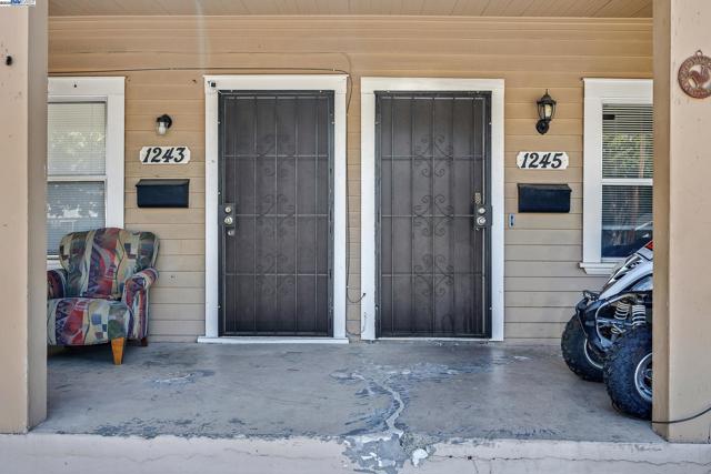 1241 Parker Ave, Tracy CA: https://media.crmls.org/mediaz/180553ca-29bf-4c15-be8d-4fe1deba35aa.jpg