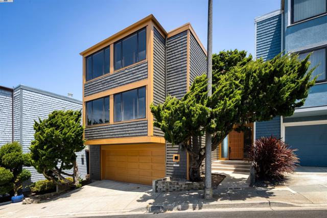 17 Ora Way, San Francisco CA: https://media.crmls.org/mediaz/1805add3-7b8a-4477-9fa1-354cfb16d111.jpg