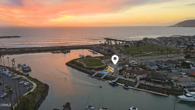3097 Bayshore Avenue, Ventura CA: https://media.crmls.org/mediaz/1805b847-b3f1-4272-93f1-7f7318a49b32.jpg