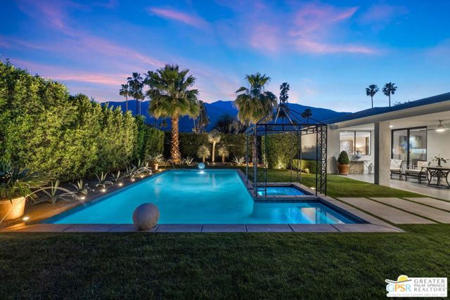 1860 Via Isla, Palm Springs CA: https://media.crmls.org/mediaz/180684cd-7939-4073-b510-1f81fbe4a1da.jpg