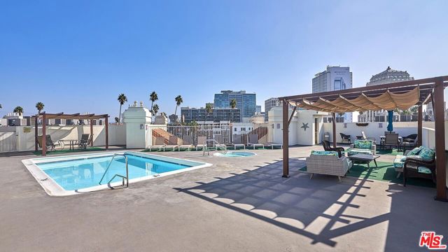 620 Gramercy Place, Los Angeles, California 90005, ,1 BathroomBathrooms,Condominium,For Sale,Gramercy,24426683