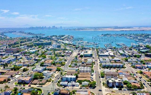 3428 Garrison St, San Diego CA: https://media.crmls.org/mediaz/18071d05-9b99-4100-a80d-e6e4d74ffa06.jpg