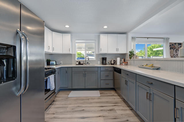 45468 Panorama Drive, Palm Desert CA: https://media.crmls.org/mediaz/18074b25-afcb-40cd-9385-119c9cd8ab65.jpg