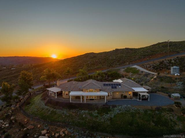 2255 Los Altos De Cerro, Ramona CA: https://media.crmls.org/mediaz/18079fe9-47a6-4e6b-89ec-e308e318e558.jpg