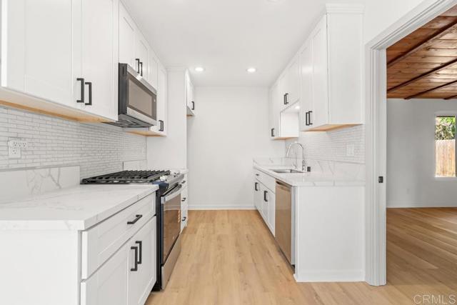 Detail Gallery Image 4 of 47 For 1480 Vicksburg Dr, El Cajon,  CA 92021 - 4 Beds | 2 Baths