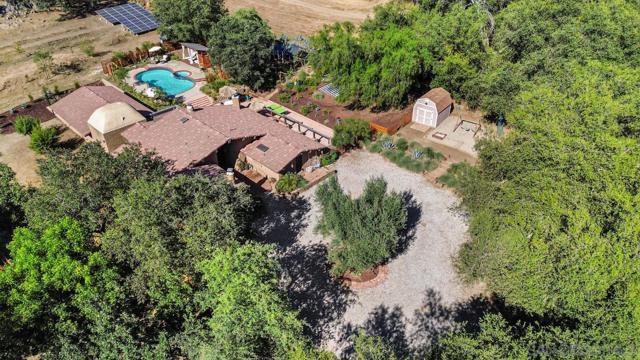 18940 Littlefield Lane, Valley Center CA: https://media.crmls.org/mediaz/18080cac-5848-4351-9d06-b8ccdac84ffe.jpg