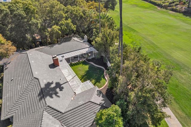 Image 2 of 26 For 21 Castlewood Dr