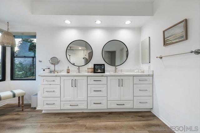 366 Doheny Bay Court, Oceanside CA: https://media.crmls.org/mediaz/18089b31-7ba8-46c2-b5ca-f363e712dd8b.jpg