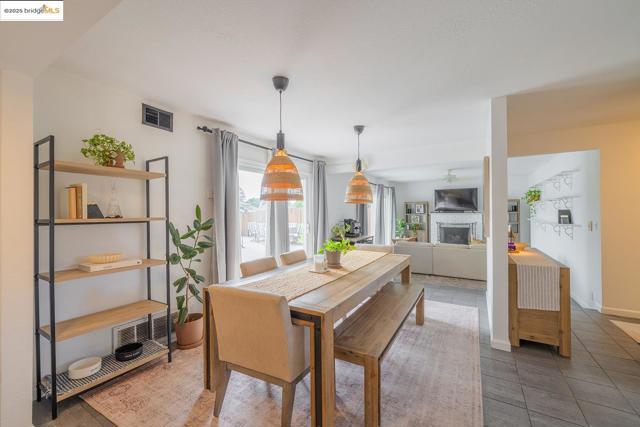 13 Alhambra Court, Antioch CA: https://media.crmls.org/mediaz/1808d669-803e-4d8d-af3a-3a7b5a538c02.jpg