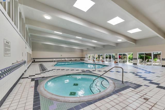 291 Tradewinds Dr, San Jose CA: https://media.crmls.org/mediaz/1808e95f-9609-4409-bb85-02d3b15153c7.jpg