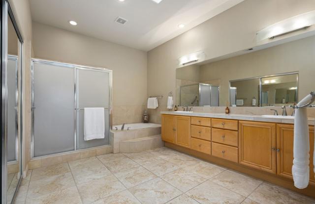 285 Kavenish Drive, Rancho Mirage CA: https://media.crmls.org/mediaz/180917cb-e980-43bc-a118-14b15841fdc9.jpg