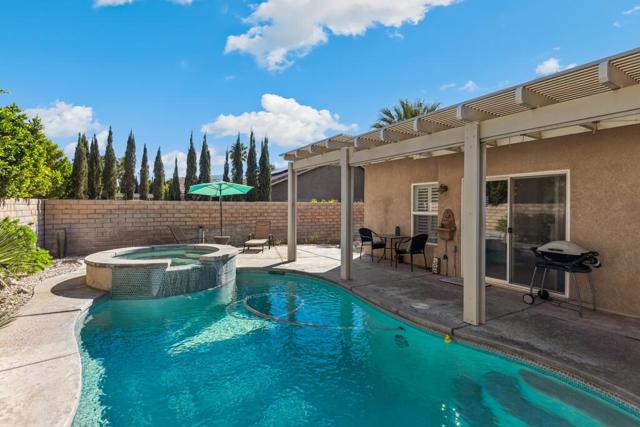 2340 N Paseo De Anza, Palm Springs CA: https://media.crmls.org/mediaz/1809b32d-9f02-4e6d-8b0d-9139da1b593a.jpg