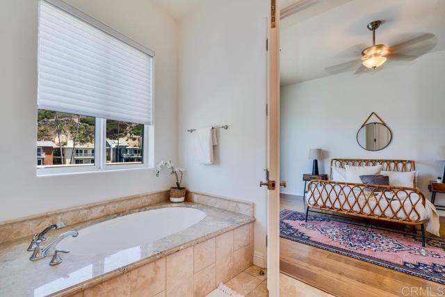 Detail Gallery Image 28 of 57 For 4529 Cove Dr #101,  Carlsbad,  CA 92008 - 4 Beds | 3/1 Baths